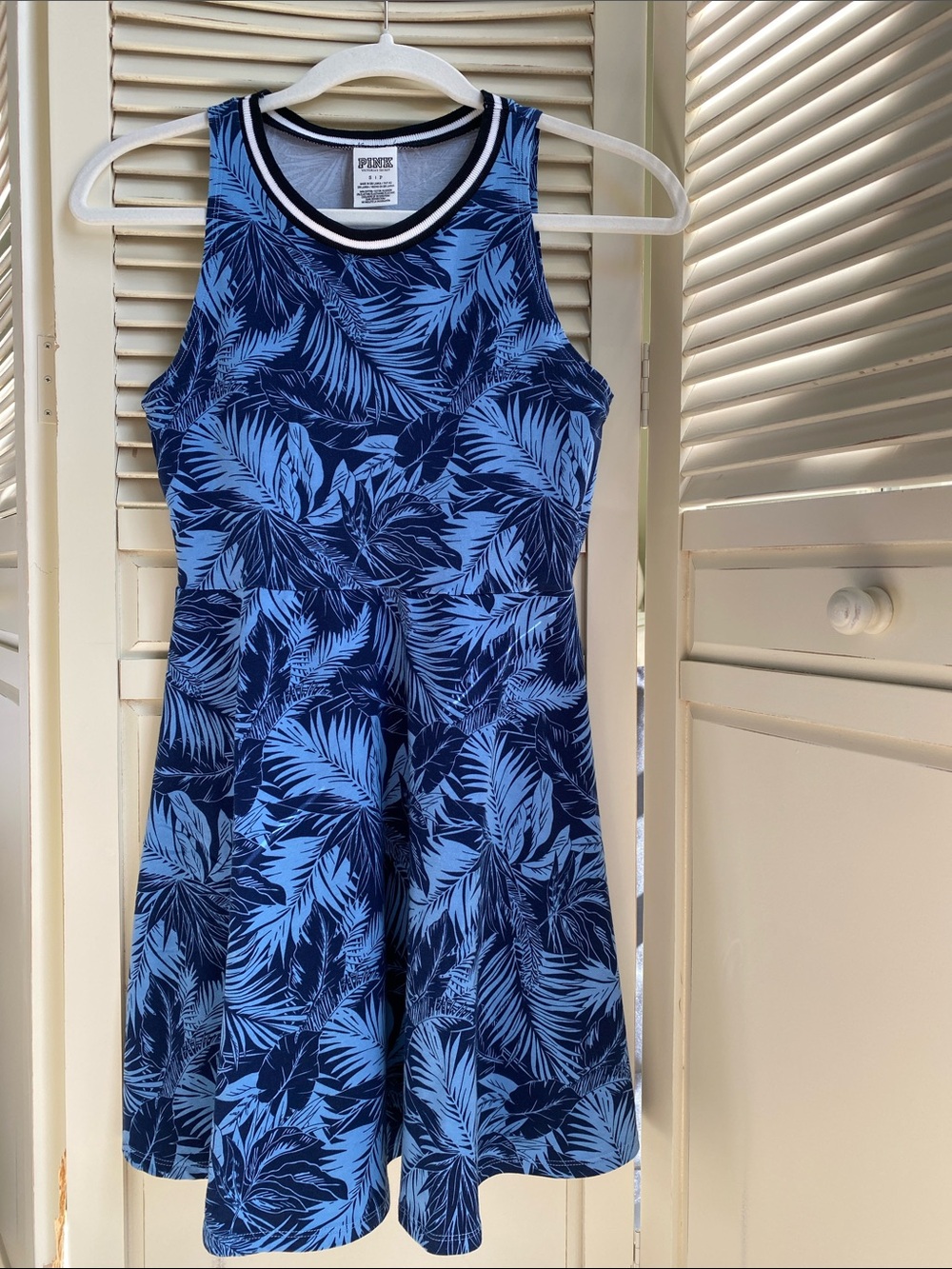 PINK Victoria's Secret Blue Palm Print Tank Top Size S
